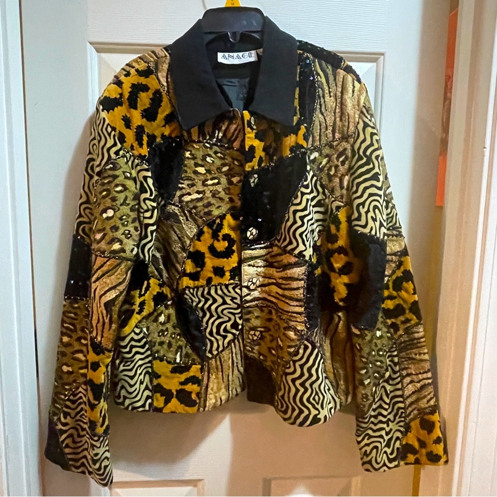 🧥Gorgeous Animal Print Anage Jacket!